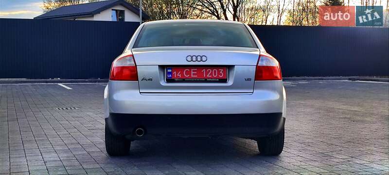 Седан Audi A4 2003 в Самборі
