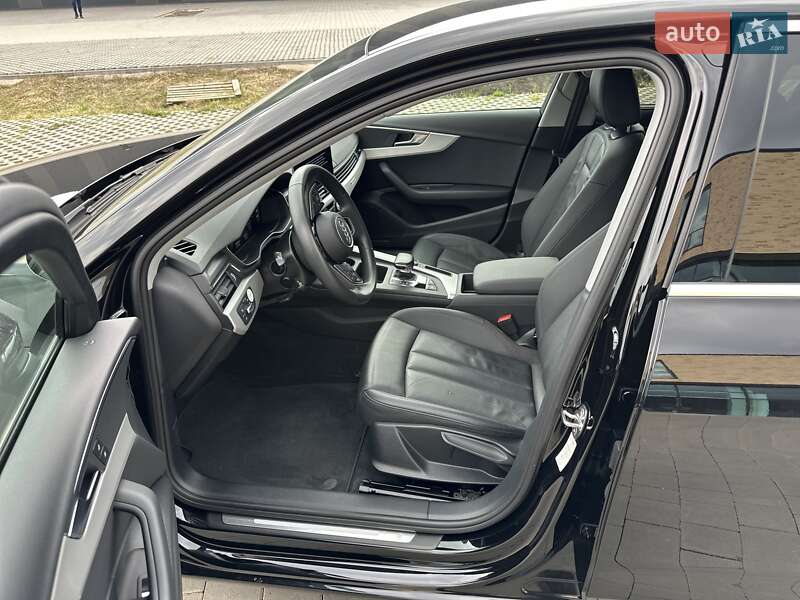 Седан Audi A4 2021 в Хмельницком