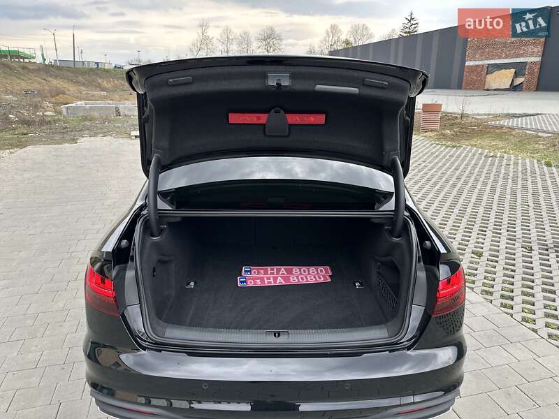 Седан Audi A4 2021 в Хмельницком