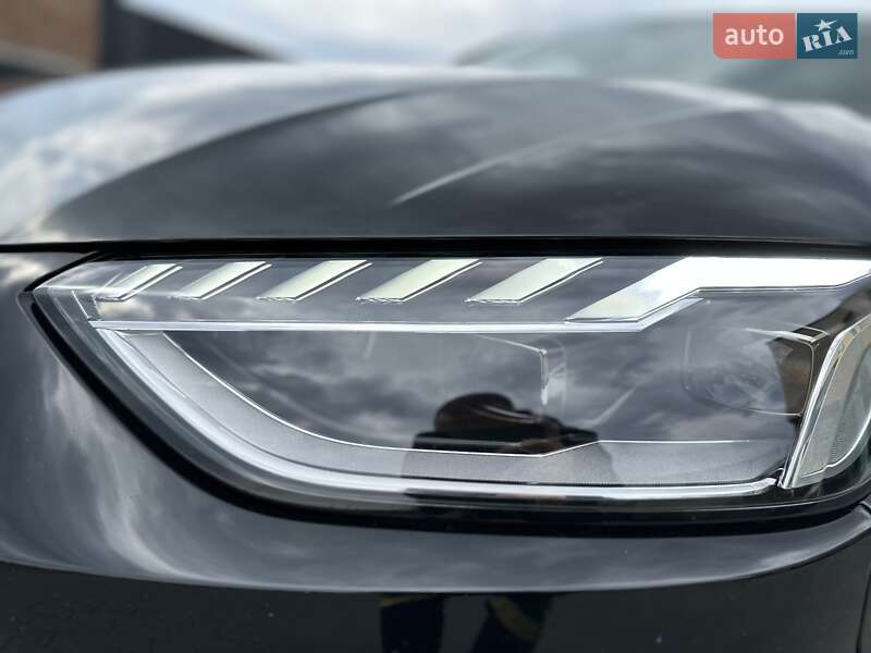 Седан Audi A4 2021 в Хмельницком