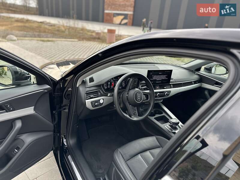 Седан Audi A4 2021 в Хмельницком