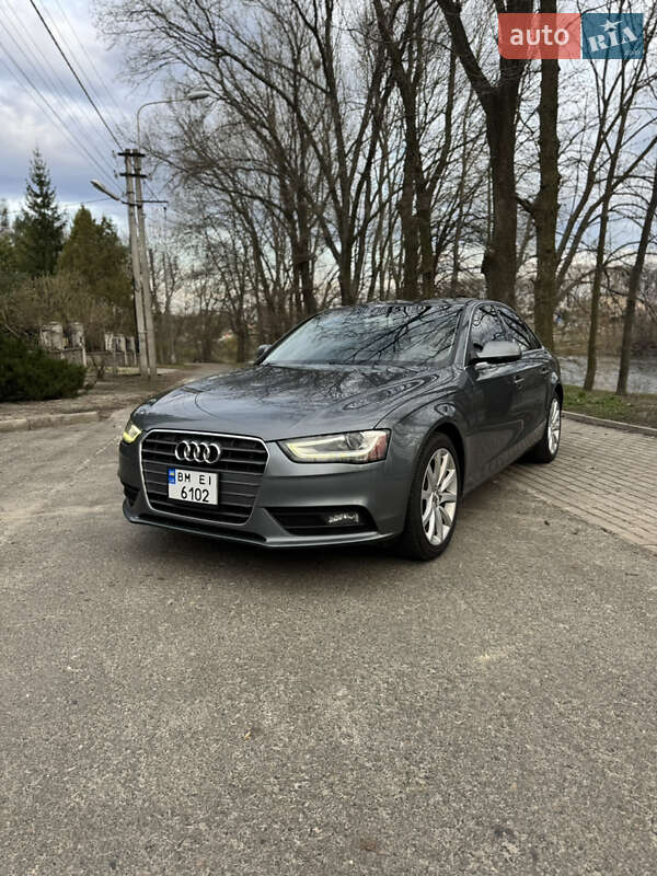 Седан Audi A4 2012 в 