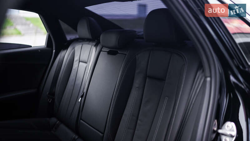 Седан Audi A4 2020 в Львові