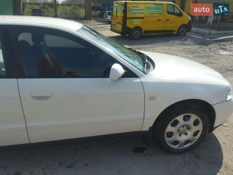 Универсал Audi A4 2001 в Харькове