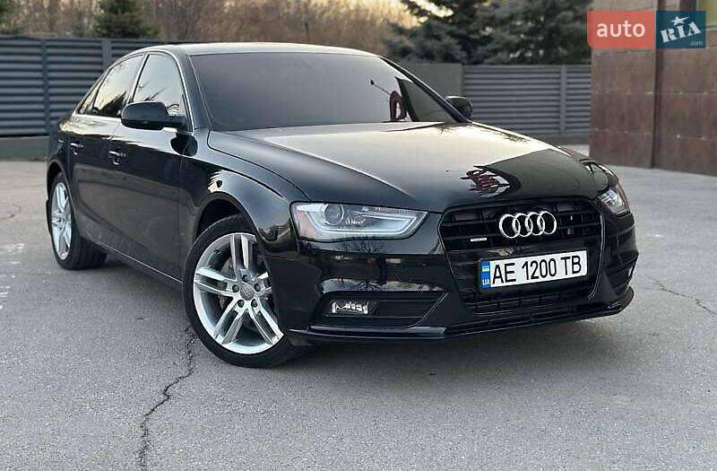 Седан Audi A4 2014 в 