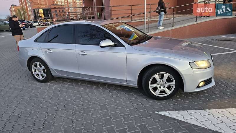 Седан Audi A4 2011 в Борисполе