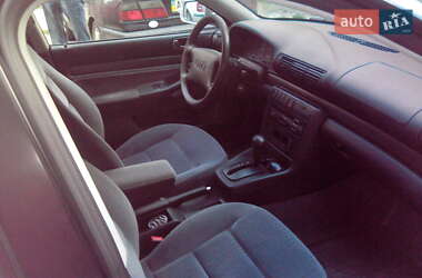 Седан Audi A4 1997 в 