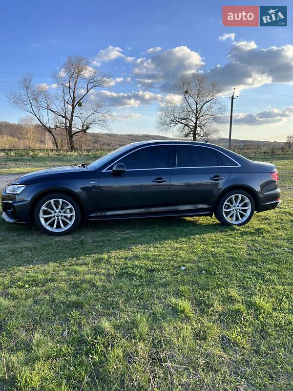 Седан Audi A4 2019 в Полтаві