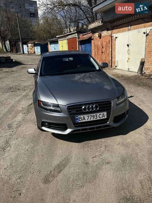 Седан Audi A4 2011 в 