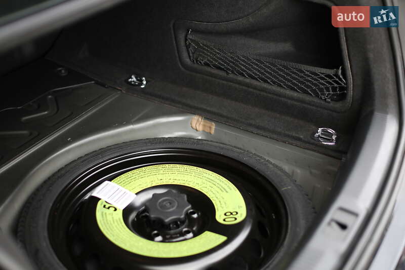 Седан Audi A4 2015 в Львове