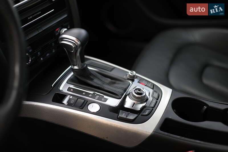 Седан Audi A4 2015 в Львове