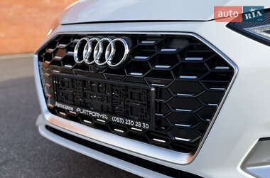 Седан Audi A4 2020 в 