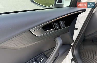 Седан Audi A4 2020 в 