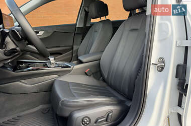 Седан Audi A4 2020 в 
