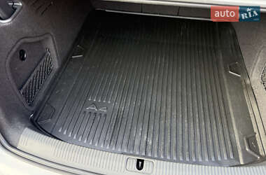 Седан Audi A4 2020 в 