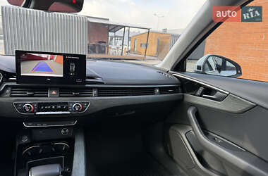 Седан Audi A4 2020 в 