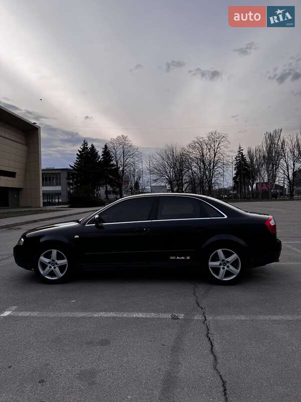 Седан Audi A4 2002 в Запорожье