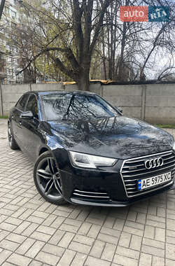 Седан Audi A4 2017 в 