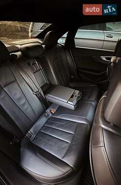 Седан Audi A4 2016 в 