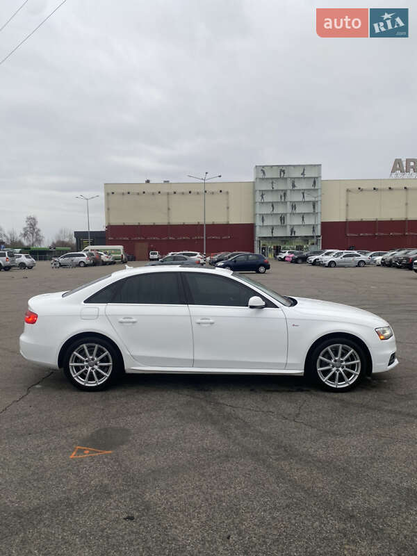 Седан Audi A4 2014 в Киеве