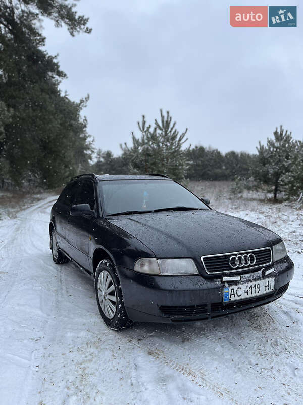 Универсал Audi A4 1998 в Рафаловке