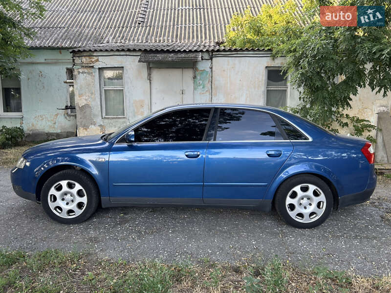 Седан Audi A4 2002 в 