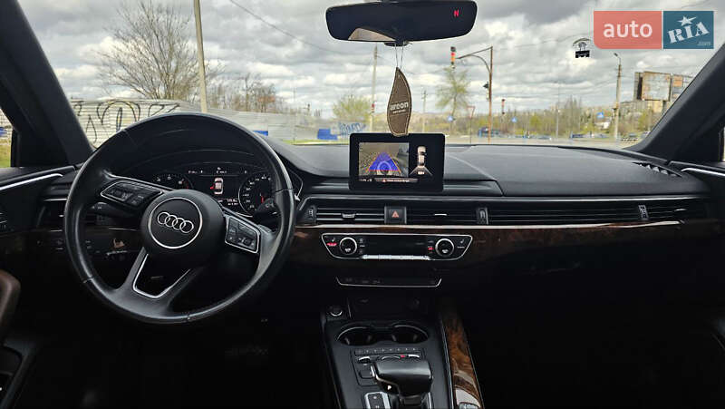 Седан Audi A4 2018 в Кривом Роге