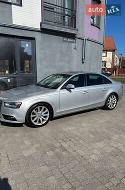 Седан Audi A4 2012 в 