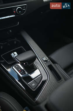 Седан Audi A4 2020 в 