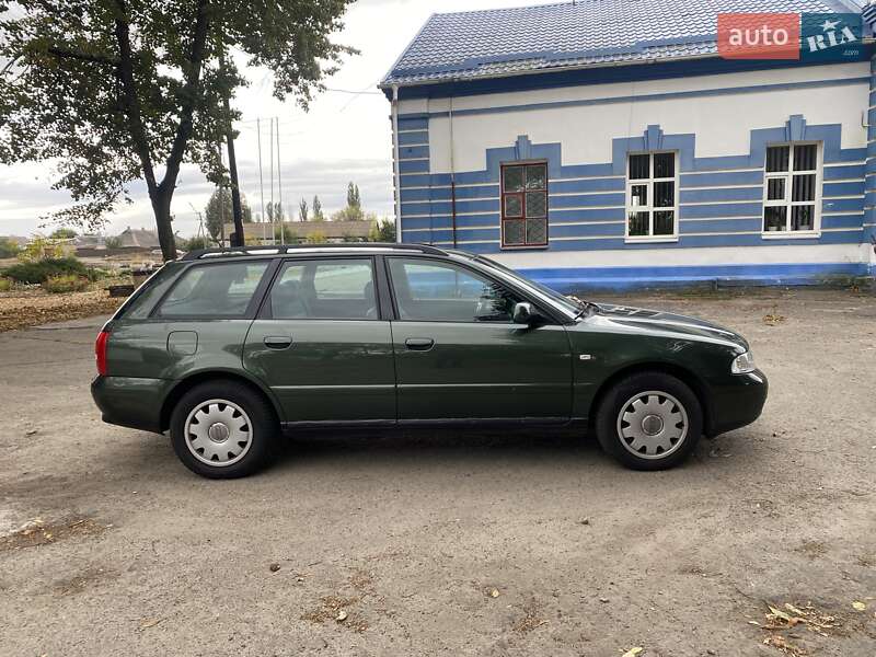 Универсал Audi A4 1999 в Лебедине