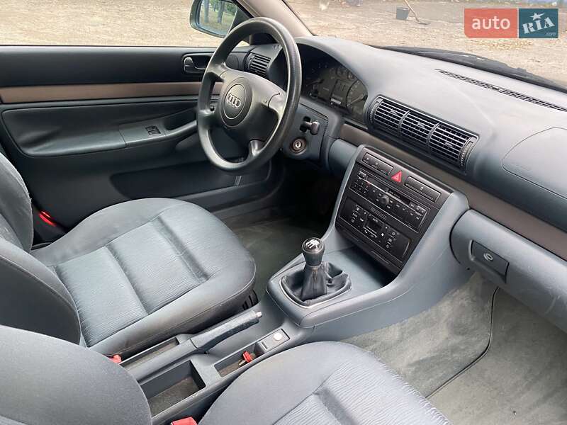 Универсал Audi A4 1999 в Лебедине