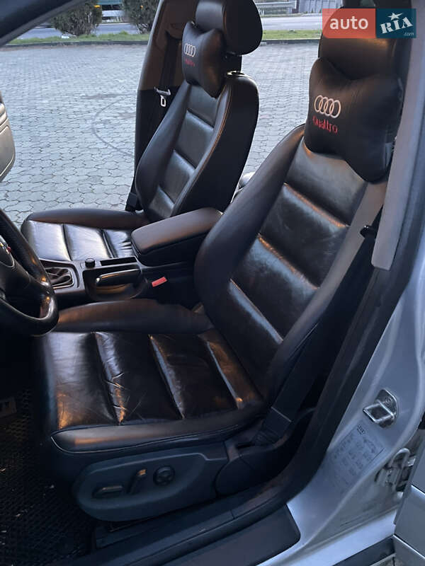 Седан Audi A4 2004 в Дубні