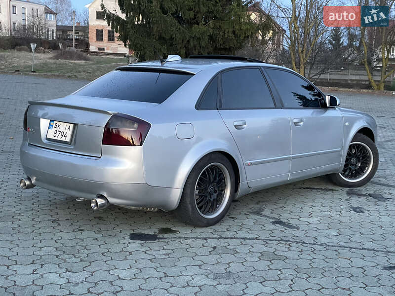 Седан Audi A4 2004 в Дубні