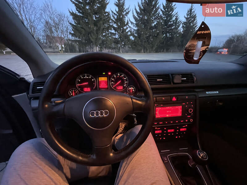 Седан Audi A4 2004 в Дубні