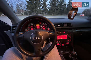 Седан Audi A4 2004 в 