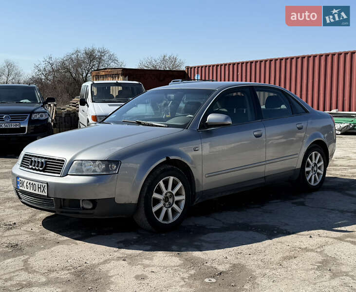 Седан Audi A4 2001 в 