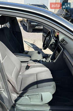 Седан Audi A4 2001 в 