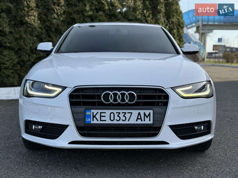 Седан Audi A4 2014 в Києві