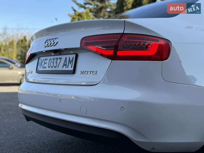 Седан Audi A4 2014 в Києві