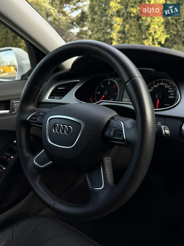 Седан Audi A4 2014 в Києві