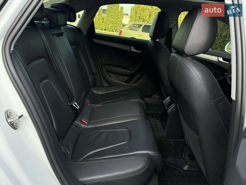 Седан Audi A4 2014 в Києві