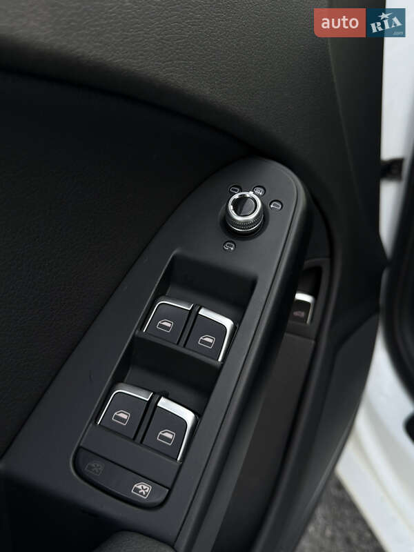 Седан Audi A4 2014 в Києві