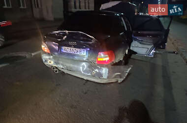 Седан Audi A4 1997 в 