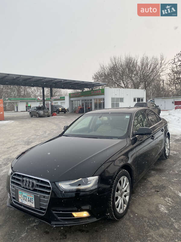 Седан Audi A4 2012 в Харькове