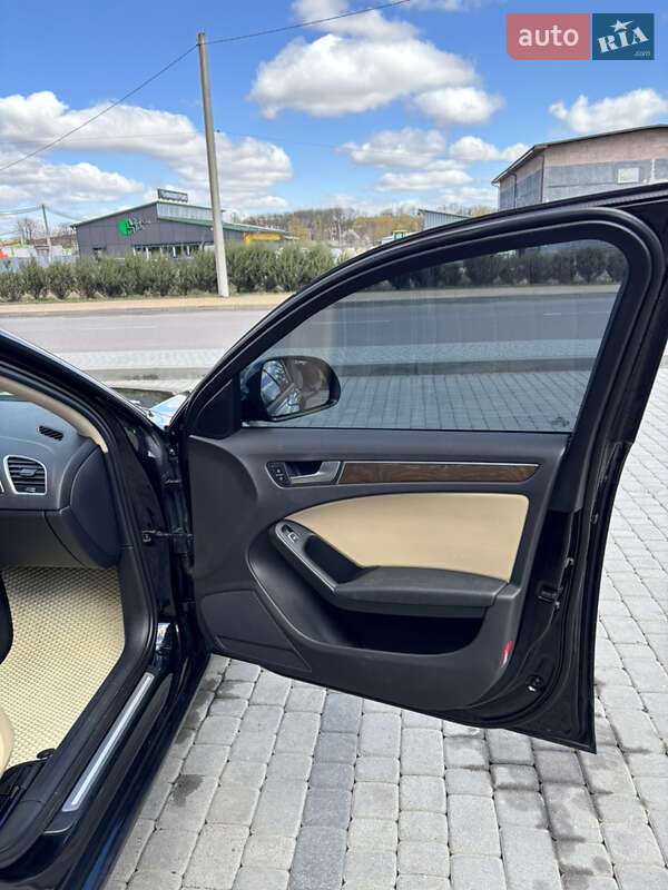 Седан Audi A4 2013 в Львове