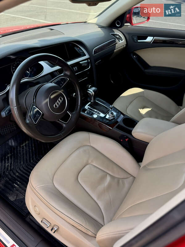 Седан Audi A4 2015 в Южному