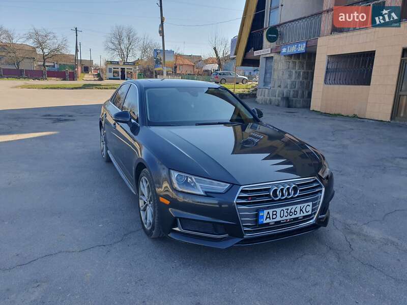 Седан Audi A4 2019 в Шпикові