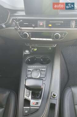 Седан Audi A4 2019 в 