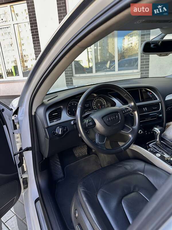 Седан Audi A4 2013 в Виннице