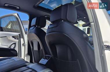 Седан Audi A4 2022 в 